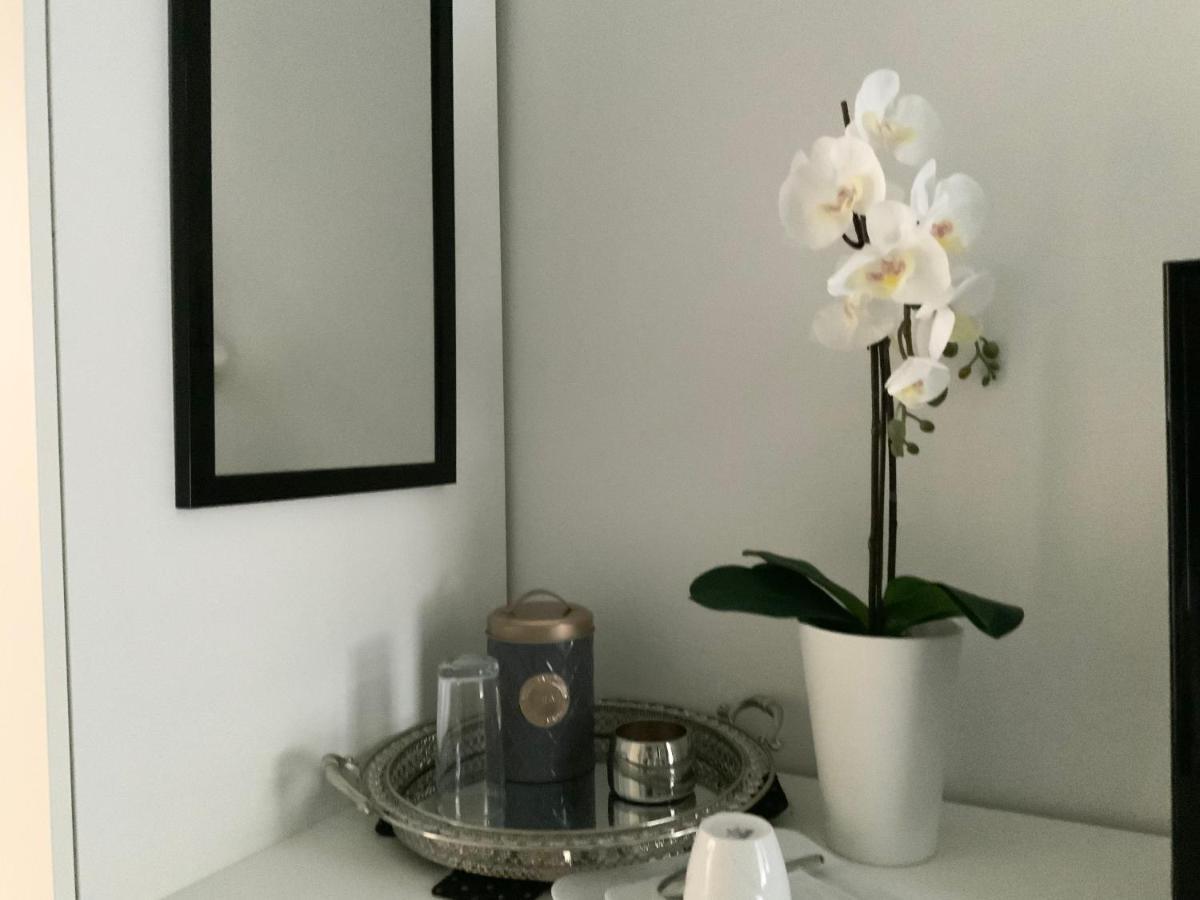 Executive Single Room With En-Suite In Guest House City Centre Luxembourg By Eksteriør billede